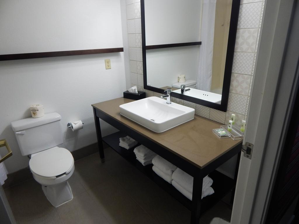 Country Inn & Suites By Radisson, Dfw Airport South, Tx Irving Zewnętrze zdjęcie